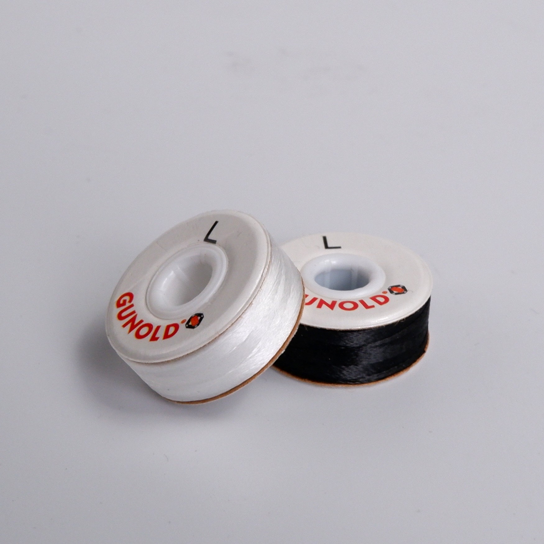 BOBBY FIL 110L black, 144 spools with core and side discs