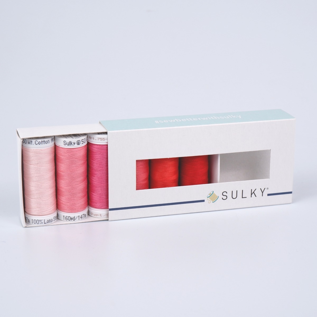 SULKY COTTON 50 - SWEETHEART (6x 147m
Snap Spulen) SULKY COTTON 50 - SWEETHEART (6x 147m
Snap Spulen)