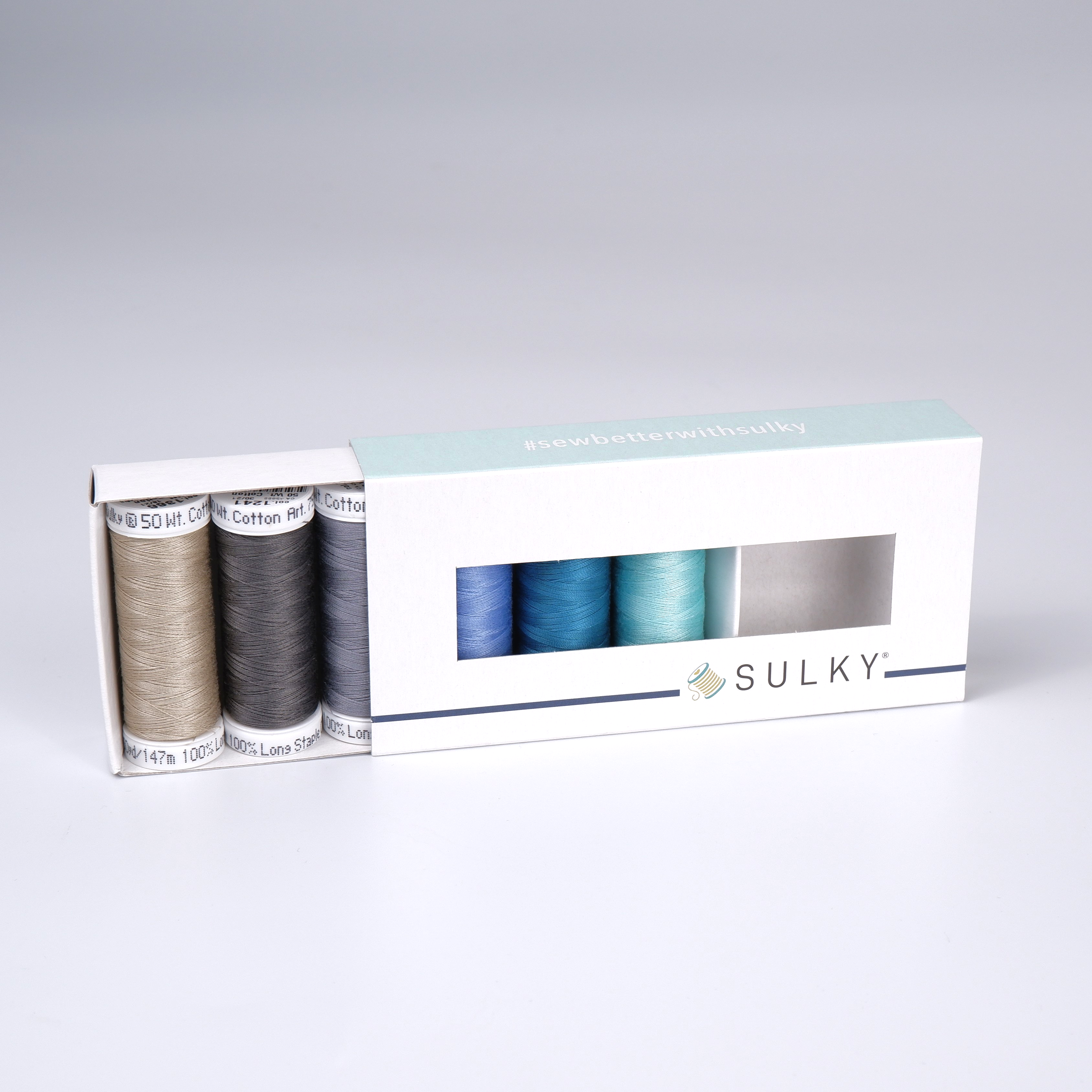 SULKY COTTON 50 - SEA (6x 147m Snap
Spulen) SULKY COTTON 50 - SEA (6x 147m Snap
Spulen)